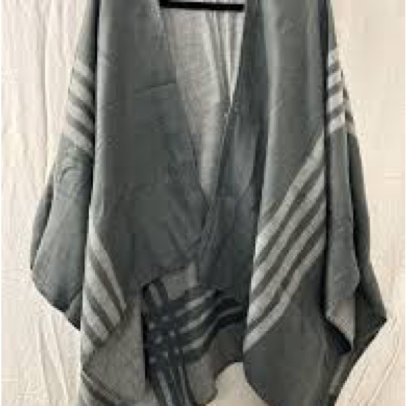 BB DAKOTA, gray stripe reversible whip stitch blanket wrap shawl - Picture 3 of 8